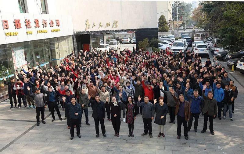 以“意外”为题写一篇小说，字数不限（但别就一两句话，完整的故事）？游戏画面